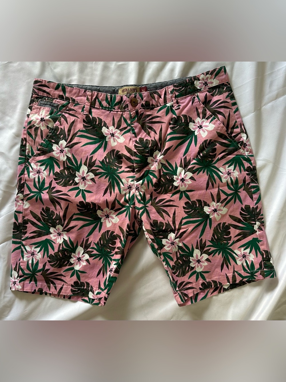 Men's Pink Floral Flat-Front Shorts